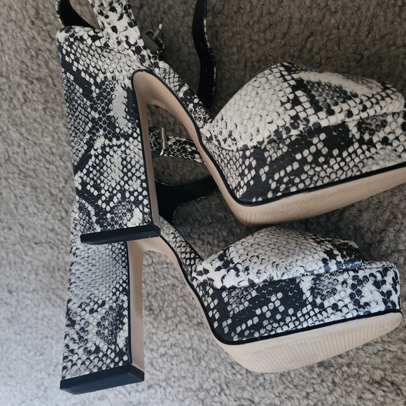 Madden Girl Black and White Heels - Picture 3 of 4